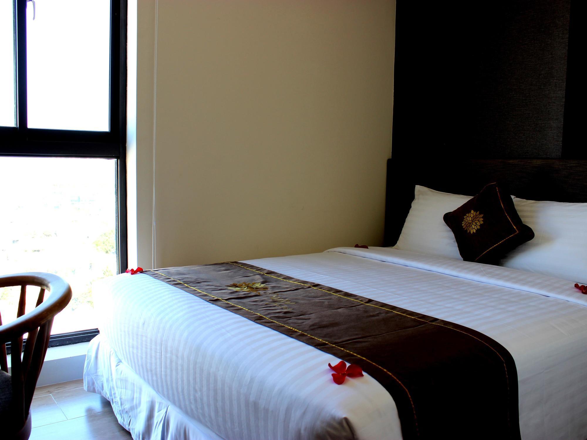 Daisy Hotel Nha Trang Exterior photo