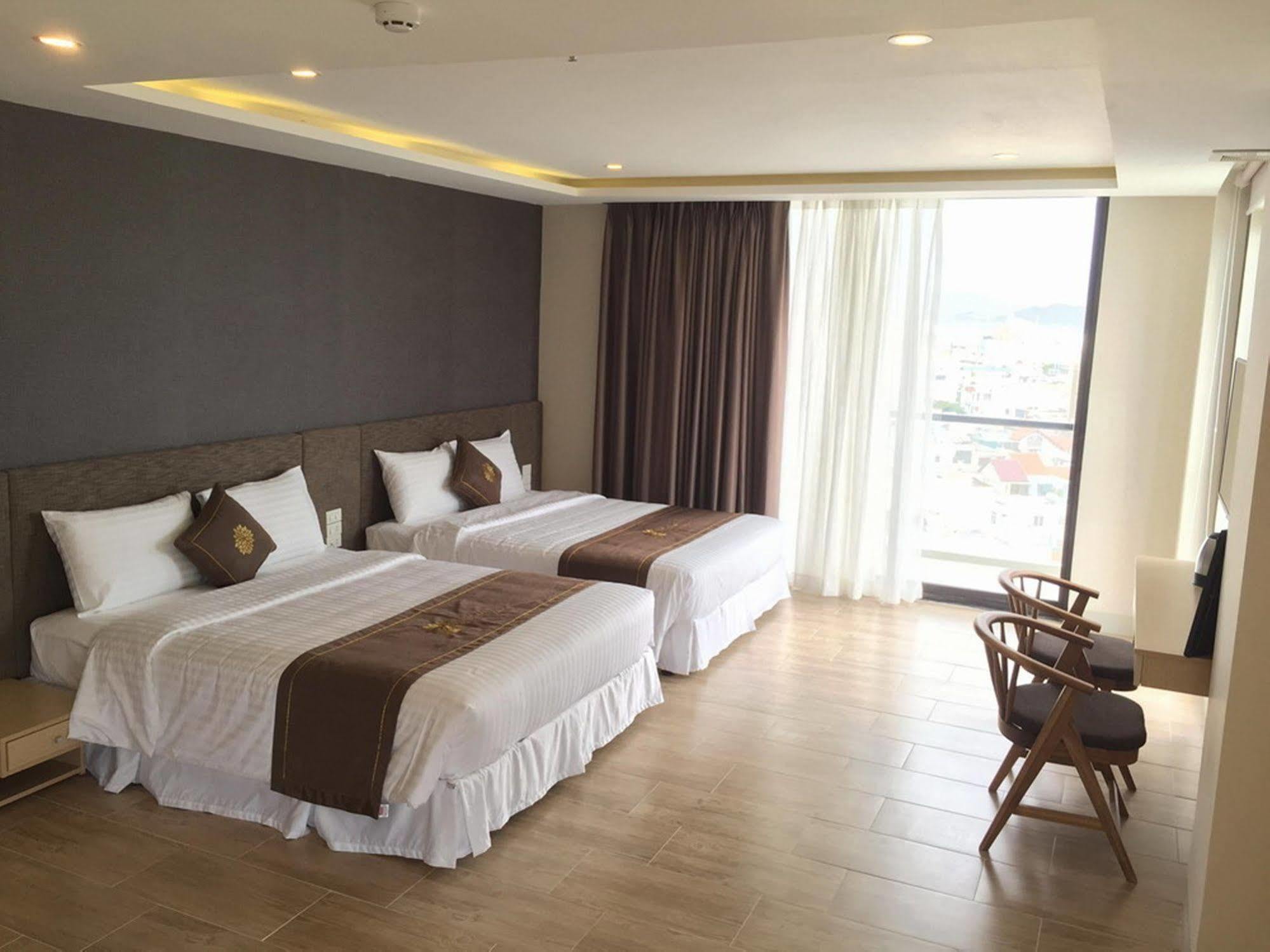 Daisy Hotel Nha Trang Exterior photo