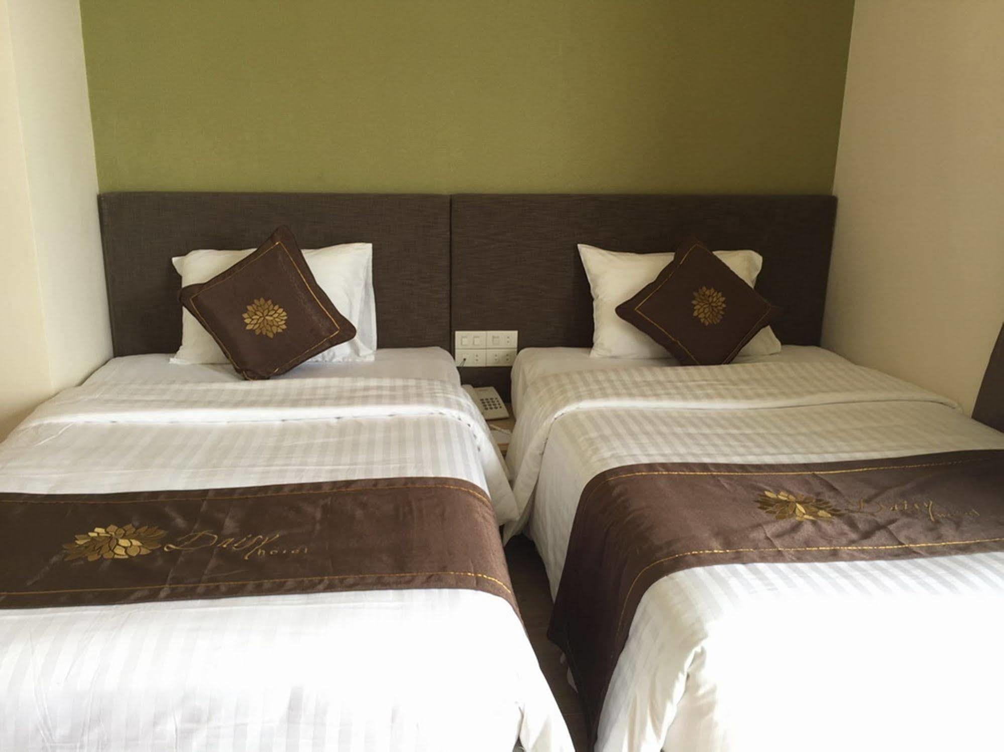 Daisy Hotel Nha Trang Exterior photo