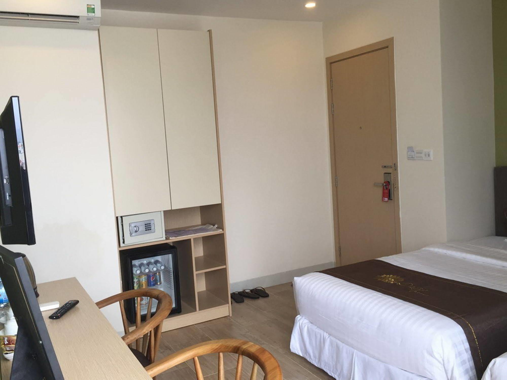Daisy Hotel Nha Trang Exterior photo