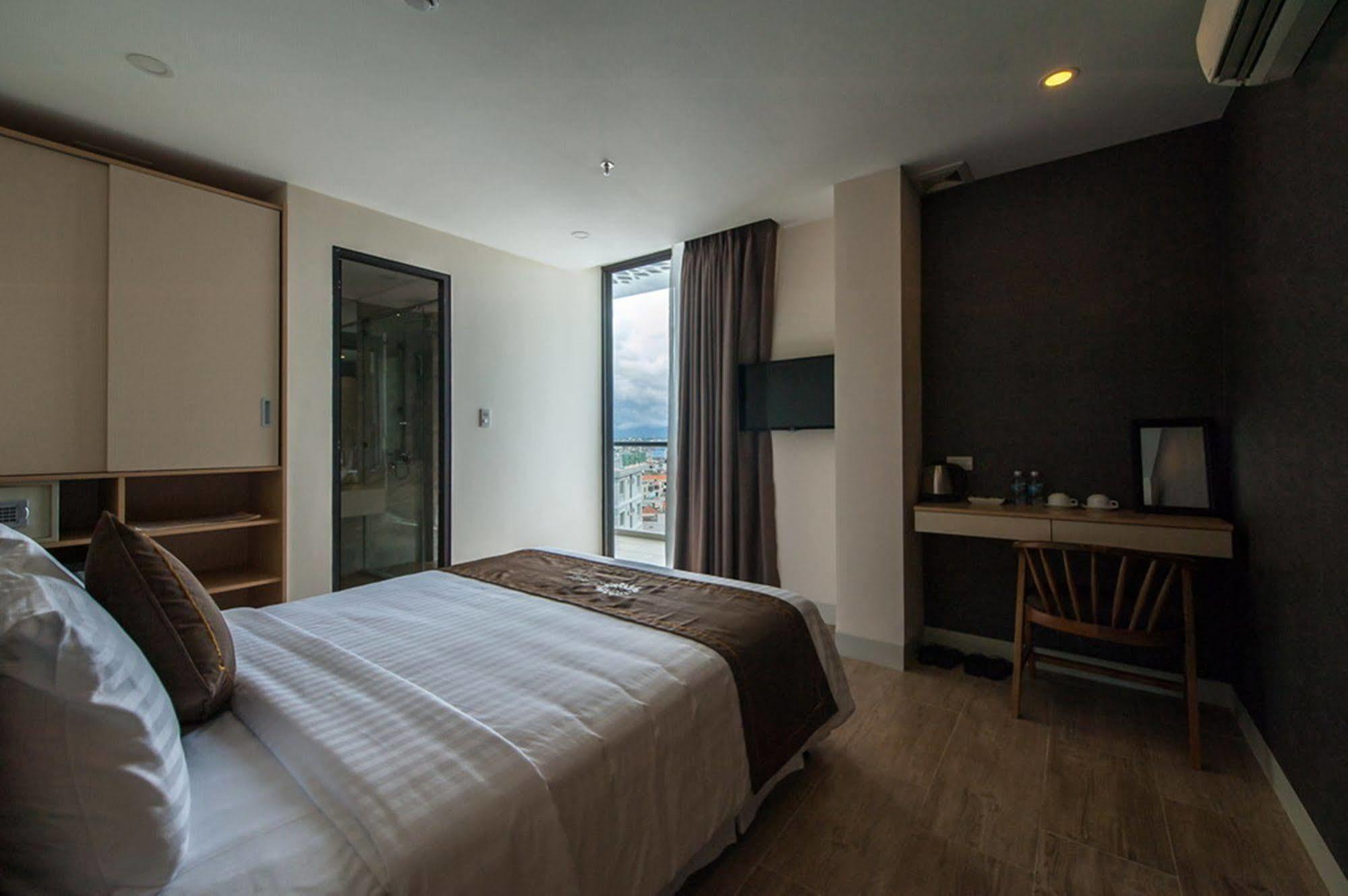 Daisy Hotel Nha Trang Exterior photo