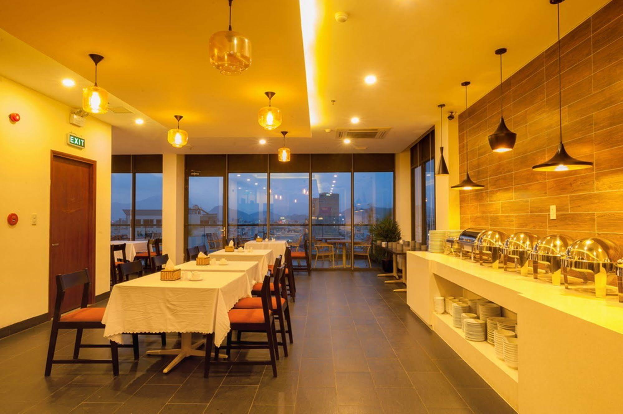 Daisy Hotel Nha Trang Exterior photo